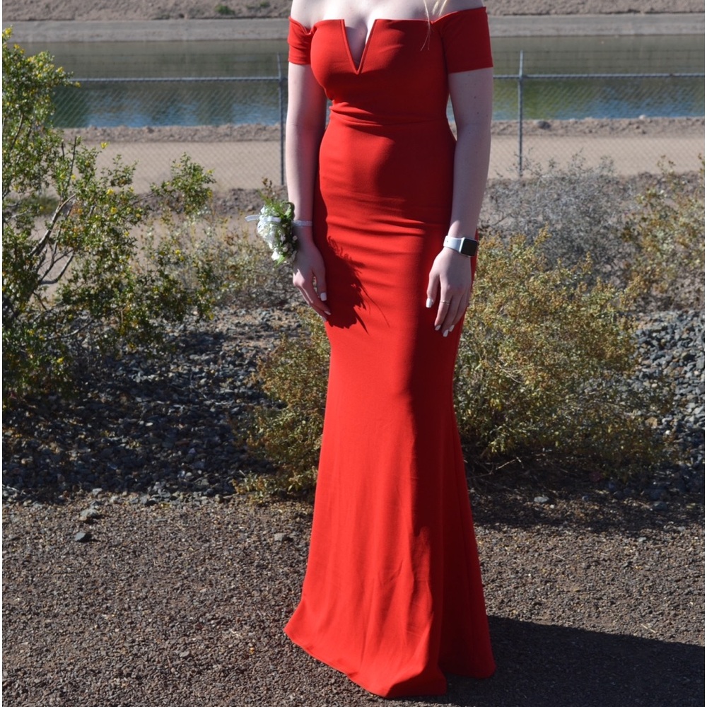 Lulus prom dress